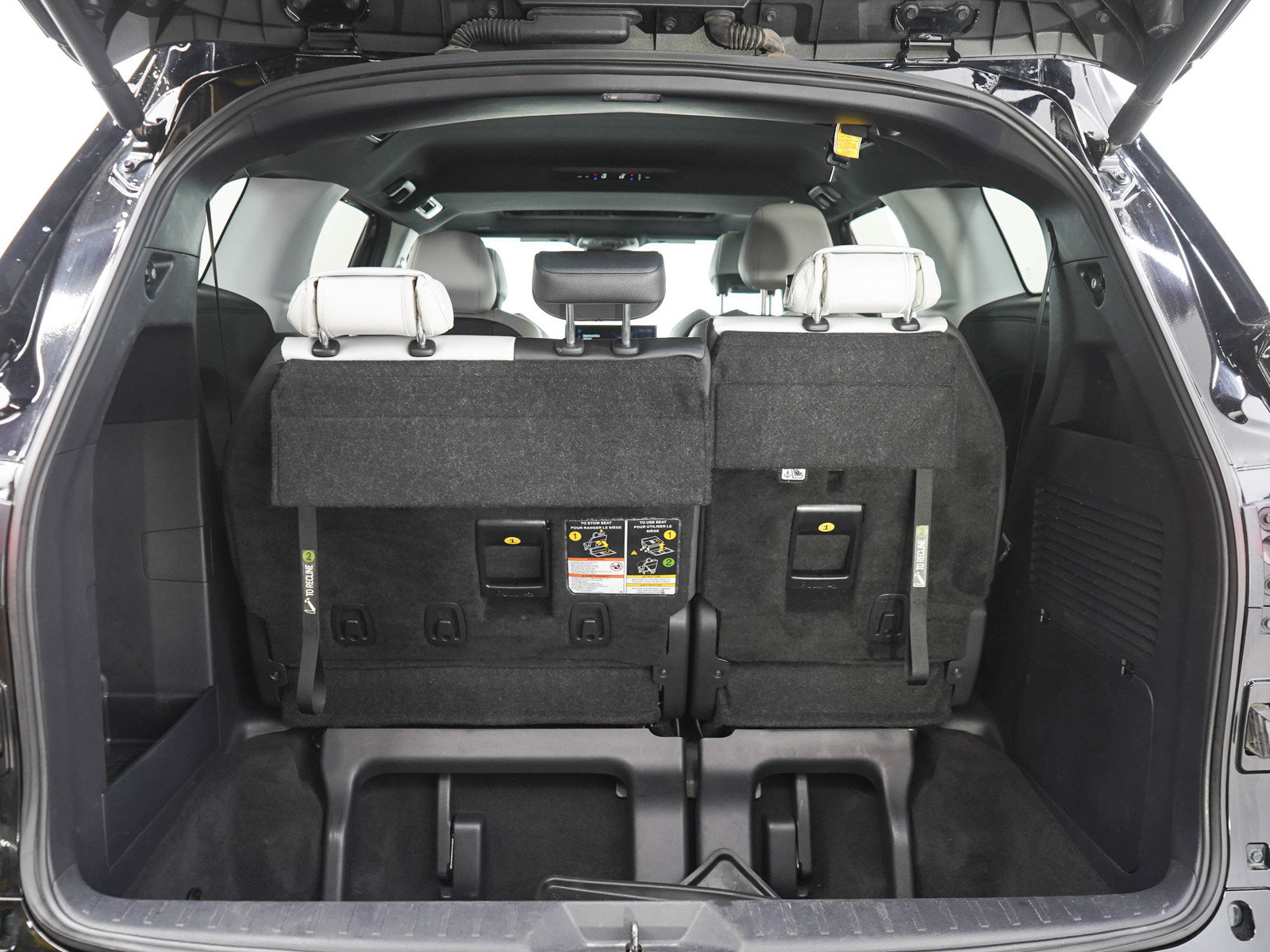Used 2025 Toyota Sienna XSE AWD/4WD image 11