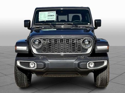 New 2025 Jeep Gladiator Sport image 3