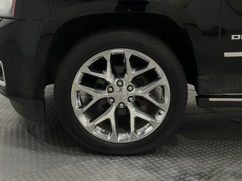 Used 2020 GMC Yukon Denali w/ Denali Premium Package image 38