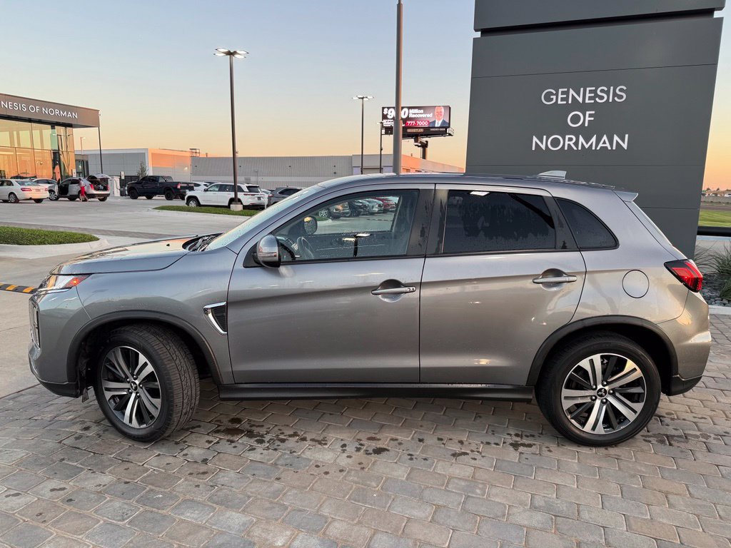 Used 2021 Mitsubishi Outlander Sport SE AWD/4WD image 2