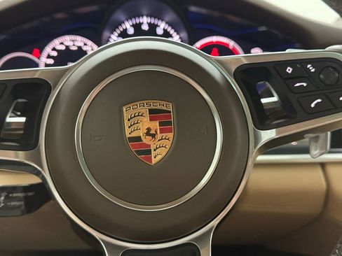 Used 2020 Porsche Panamera image 28