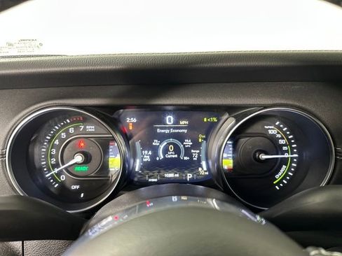 Used 2022 Jeep Wrangler Unlimited Sahara w/ Cold Weather Group image 17