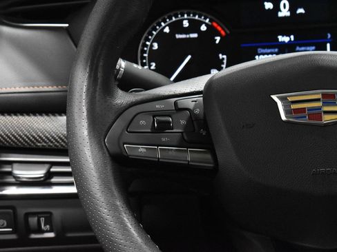 Used 2023 Cadillac XT4 Sport w/ Cold Weather Package image 8