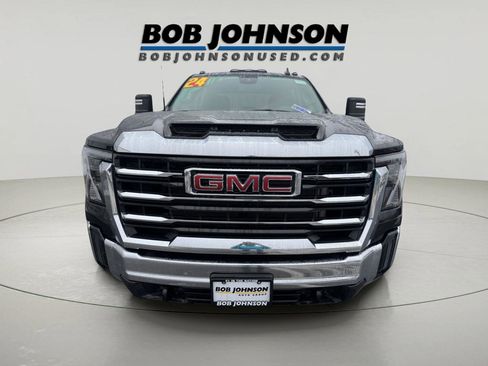 Used 2024 GMC Sierra 2500 SLE w/ SLE Value Package; image 2