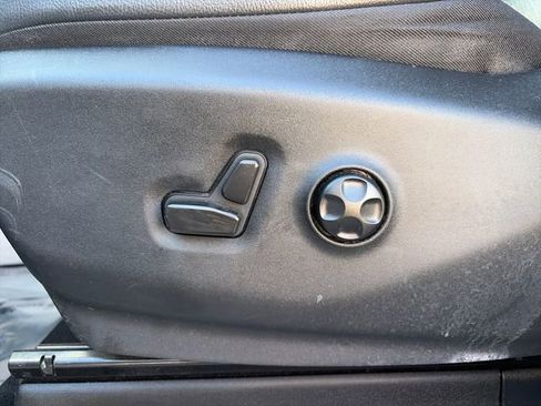Used 2022 Chrysler Pacifica Touring-L FWD image 27