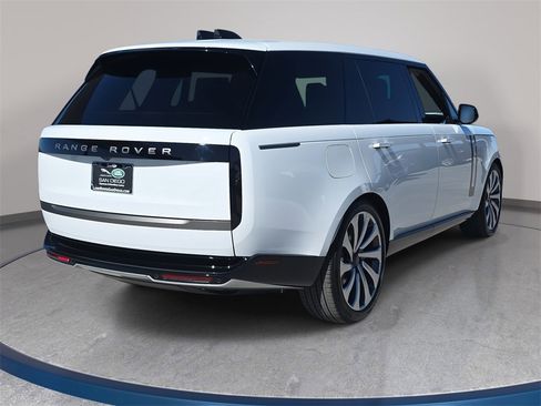 New 2026 Land Rover Range Rover Long Wheelbase SE image 5