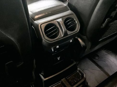 Used 2021 Jeep Wrangler Unlimited Rubicon 4xe w/ Dual Top Group AWD/4WD image 10
