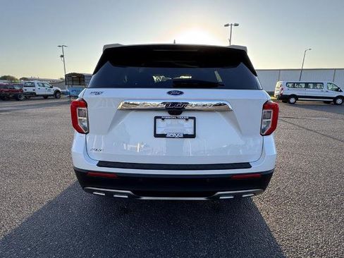 Certified 2024 Ford Explorer XLT w/ Equipment Group 202A image 4