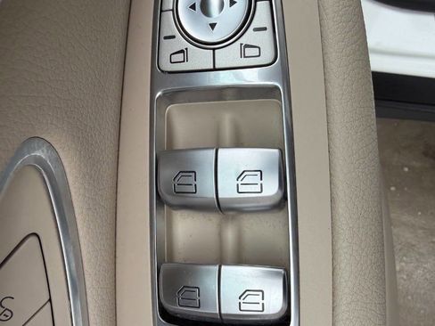 Used 2017 Mercedes-Benz GLC 300 4MATIC image 25