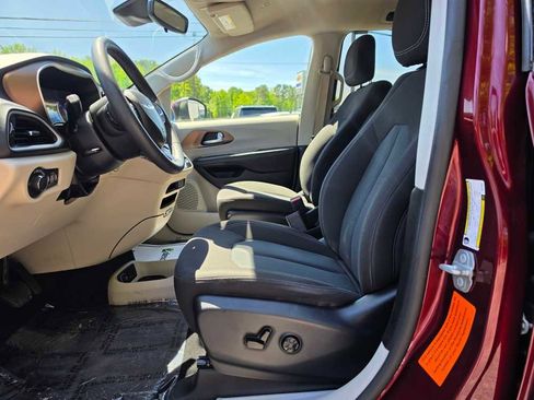 Used 2023 Chrysler Voyager LX FWD image 20