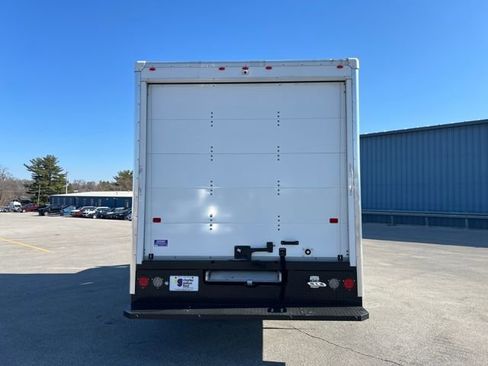 Used 2024 Ford E-350 and Econoline 350 Super Duty w/ Power Windows & Locks Group image 6