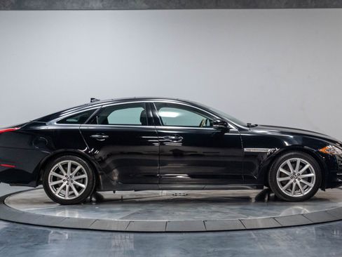 Used 2013 Jaguar XJ AWD image 29