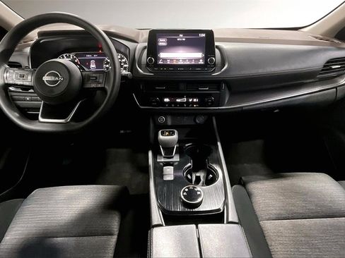 Used 2023 Nissan Rogue SV image 7