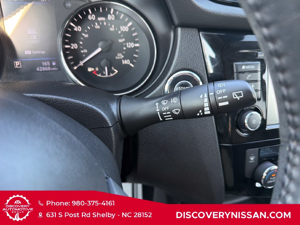 Certified 2019 Nissan Rogue SV FWD image 28