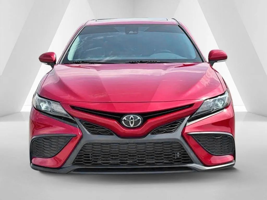 Used 2023 Toyota Camry SE w/ Convenience Package FWD image 2