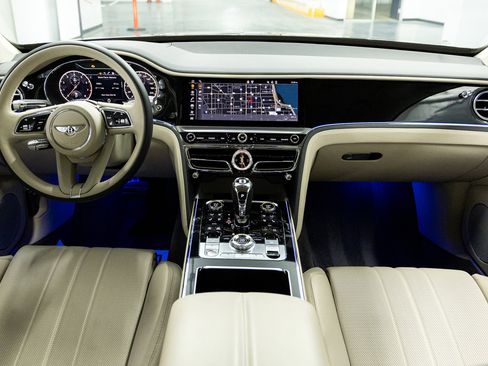 Used 2023 Bentley Flying Spur V8 image 37