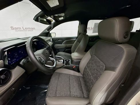 Used 2024 Chevrolet Colorado ZR2 w/ Technology Package image 23