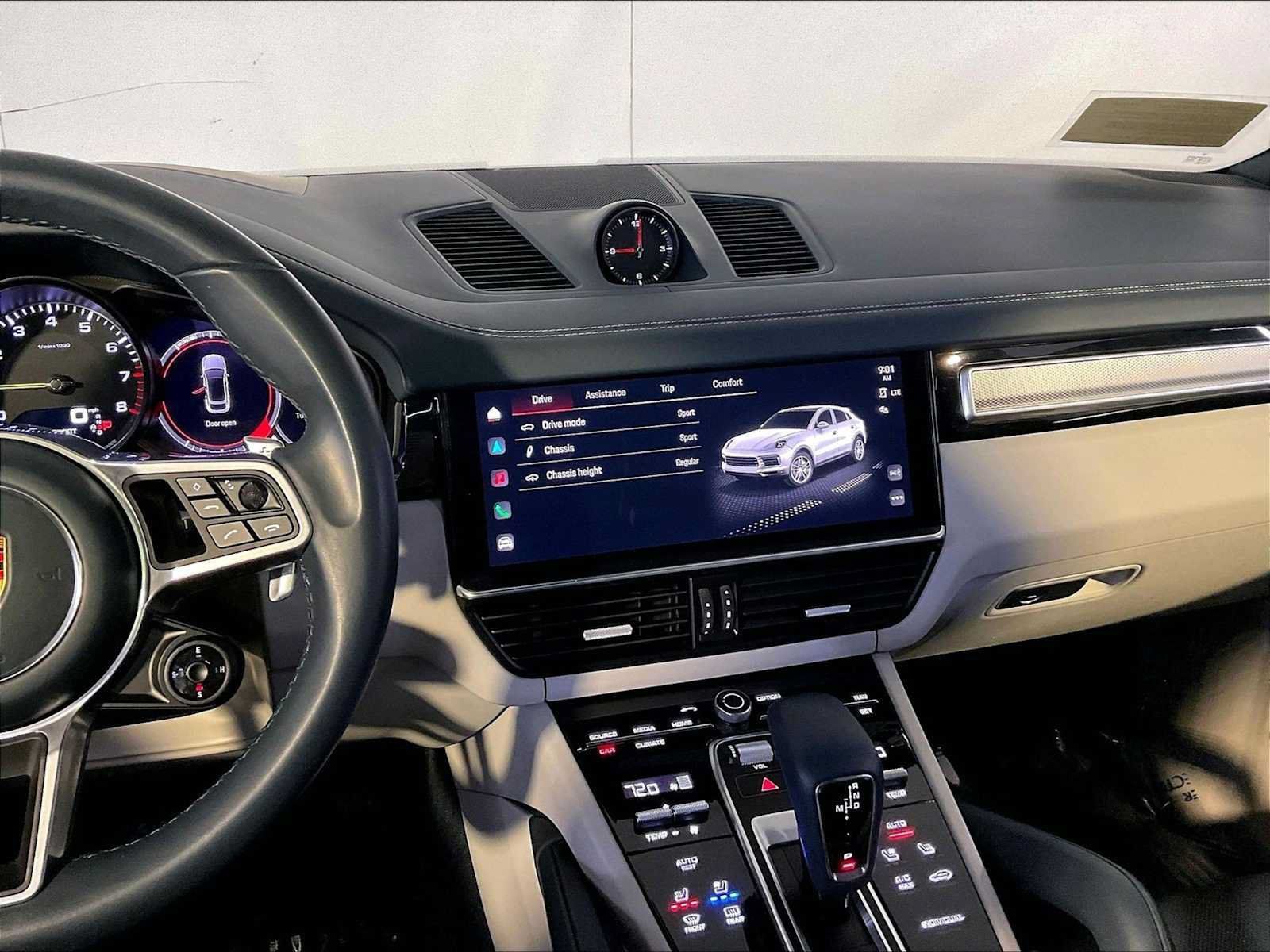 Certified 2023 Porsche Cayenne Platinum Edition AWD/4WD image 16