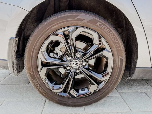 Used 2025 Honda Accord SE image 12