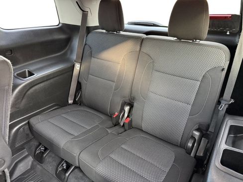 Used 2022 GMC Acadia SLE w/ Driver Convenience Package image 10