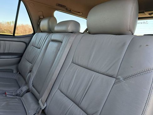 Used 2005 Toyota Sequoia Limited image 19