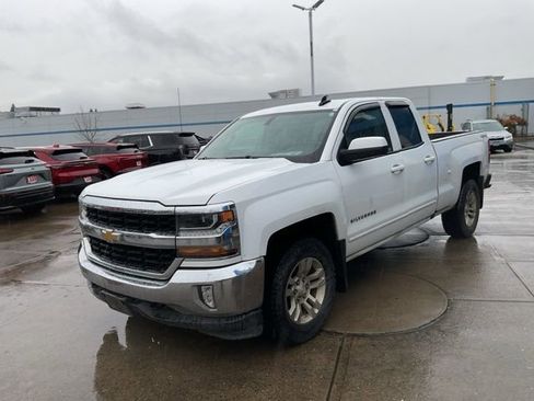 Used 2017 Chevrolet Silverado 1500 LT w/ All Star Edition image 3