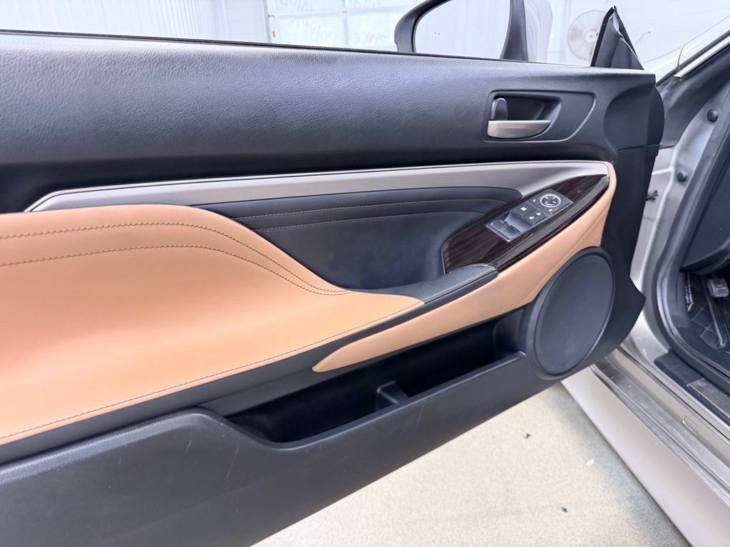 Used 2016 Lexus RC 200t w/ Accessory Package 2 RWD image 8