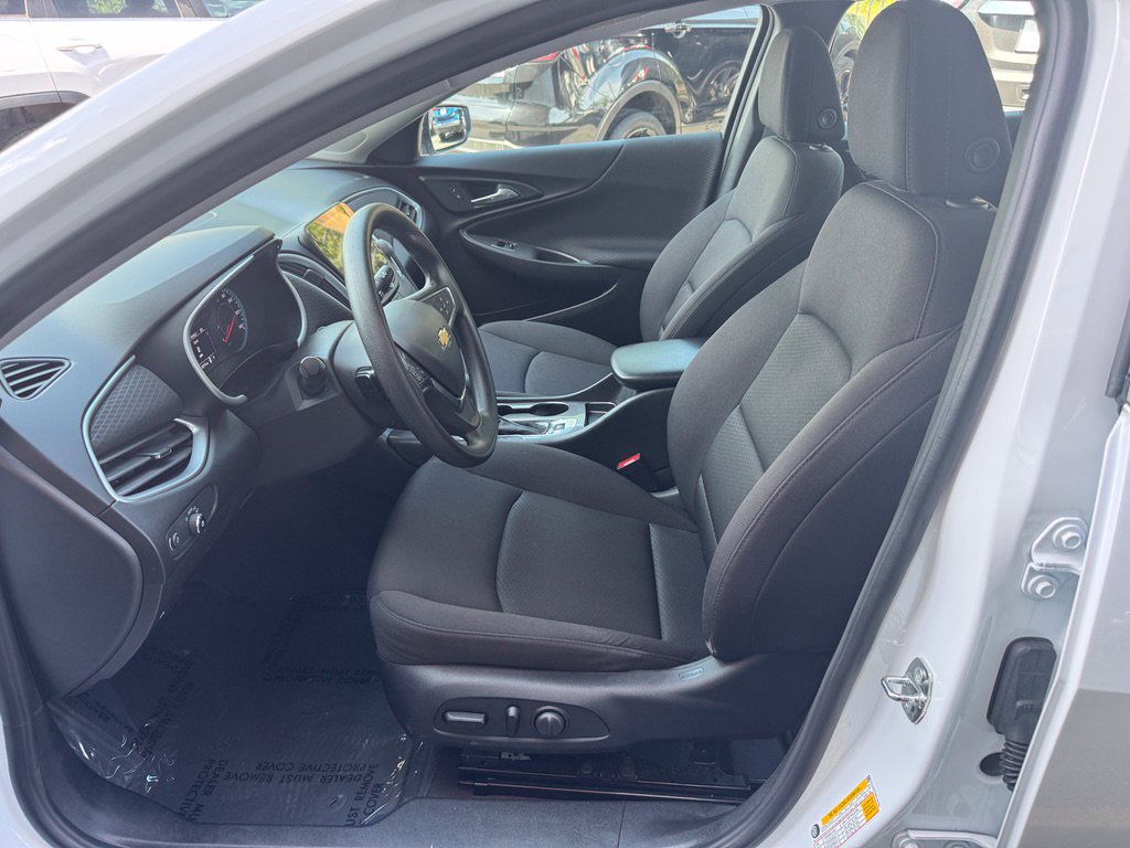 Used 2023 Chevrolet Malibu LS w/ Driver Confidence Package FWD image 9