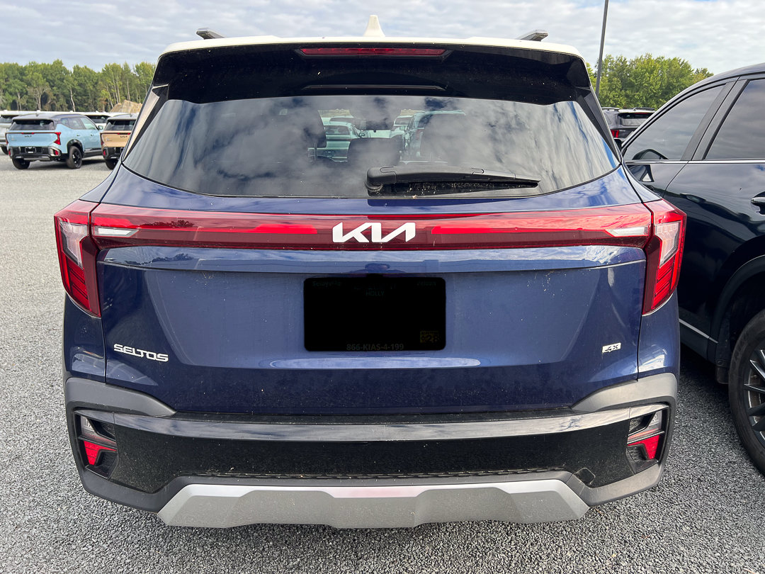Used 2024 Kia Seltos S AWD/4WD image 5