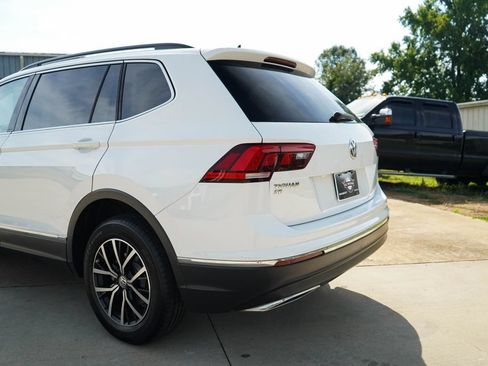 Used 2021 Volkswagen Tiguan SE FWD image 19
