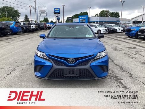 Used 2019 Toyota Camry SE FWD image 2