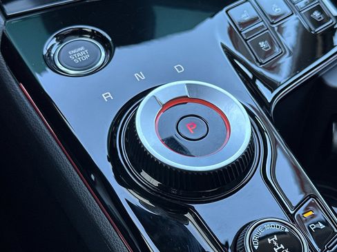 Used 2025 Kia Sportage SX Prestige image 22