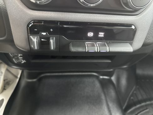 Used 2023 RAM 2500 Big Horn w/ Level 1 Equipment Group AWD/4WD image 29