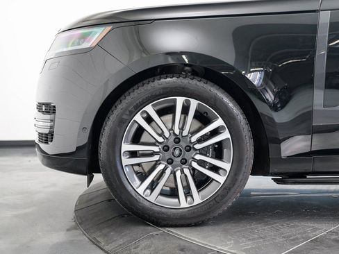 Used 2023 Land Rover Range Rover SE image 16