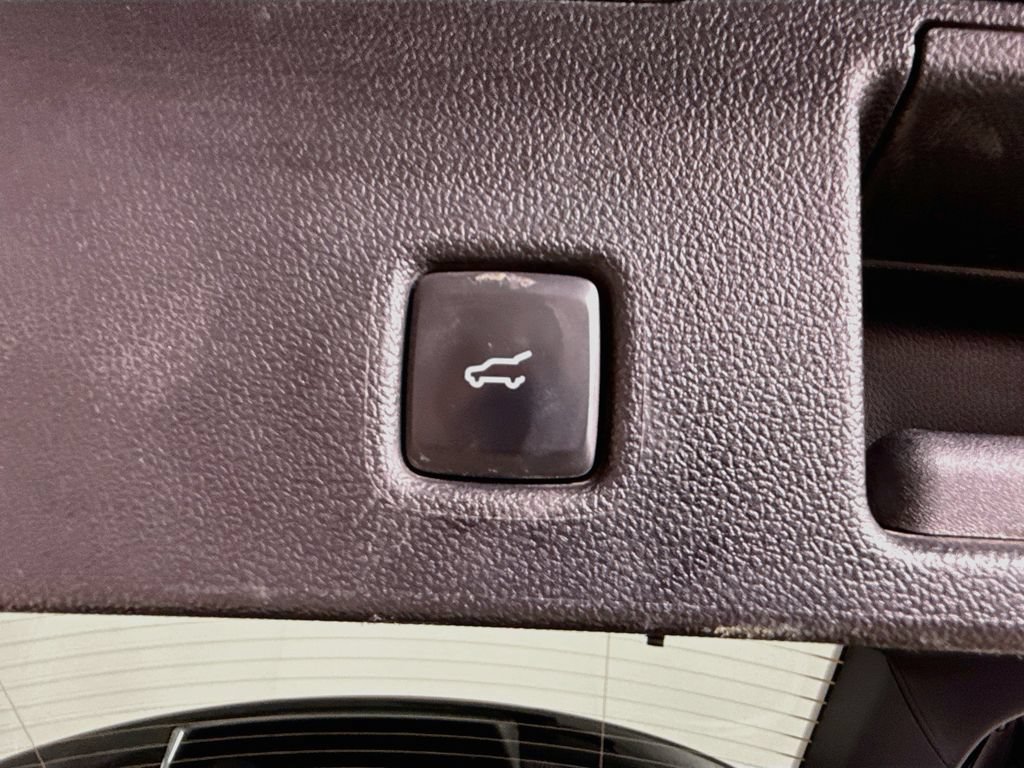 Used 2025 Ford Escape Platinum AWD/4WD image 35