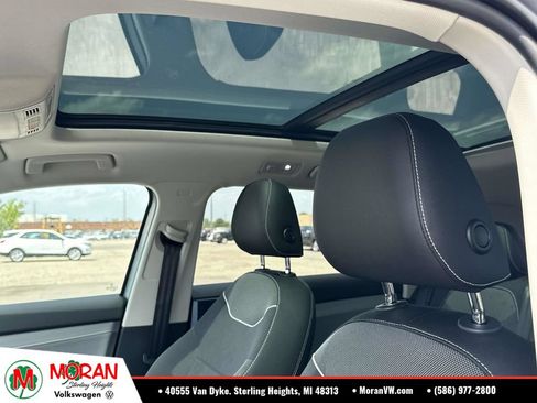 Used 2024 Volkswagen Taos SE AWD/4WD image 22