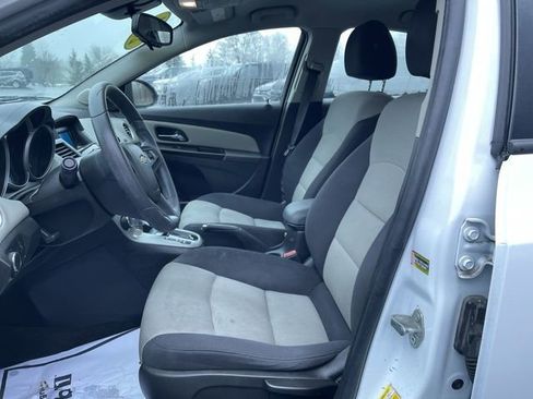 Used 2014 Chevrolet Cruze LS image 16