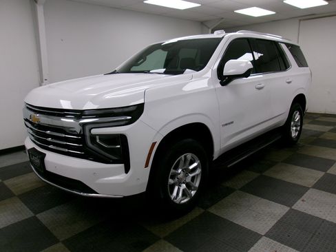 Used 2025 Chevrolet Tahoe LT AWD/4WD image 1