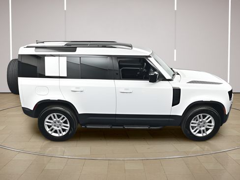 Used 2025 Land Rover Defender 110 S AWD/4WD image 36