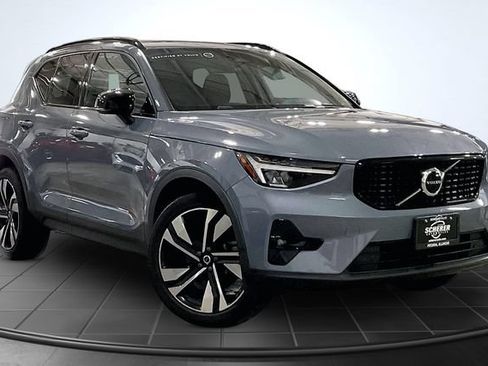 Certified 2023 Volvo XC40 B5 Plus w/ Climate Package AWD/4WD image 15