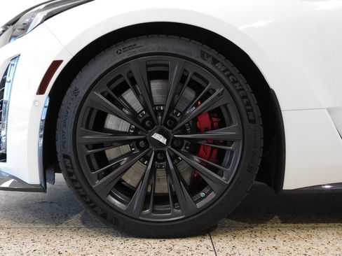 Used 2024 Cadillac CT5 V Blackwing w/ Carbon Fibre Package 2 RWD image 24