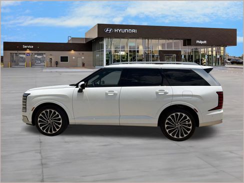 Used 2026 Hyundai Palisade Calligraphy FWD image 2