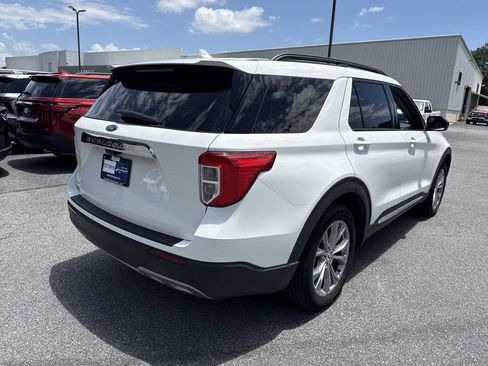 Used 2023 Ford Explorer XLT w/ Equipment Group 202A RWD image 7