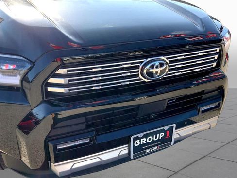 Used 2025 Toyota 4Runner Limited AWD/4WD image 30