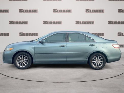 Used 2011 Toyota Camry Hybrid image 2