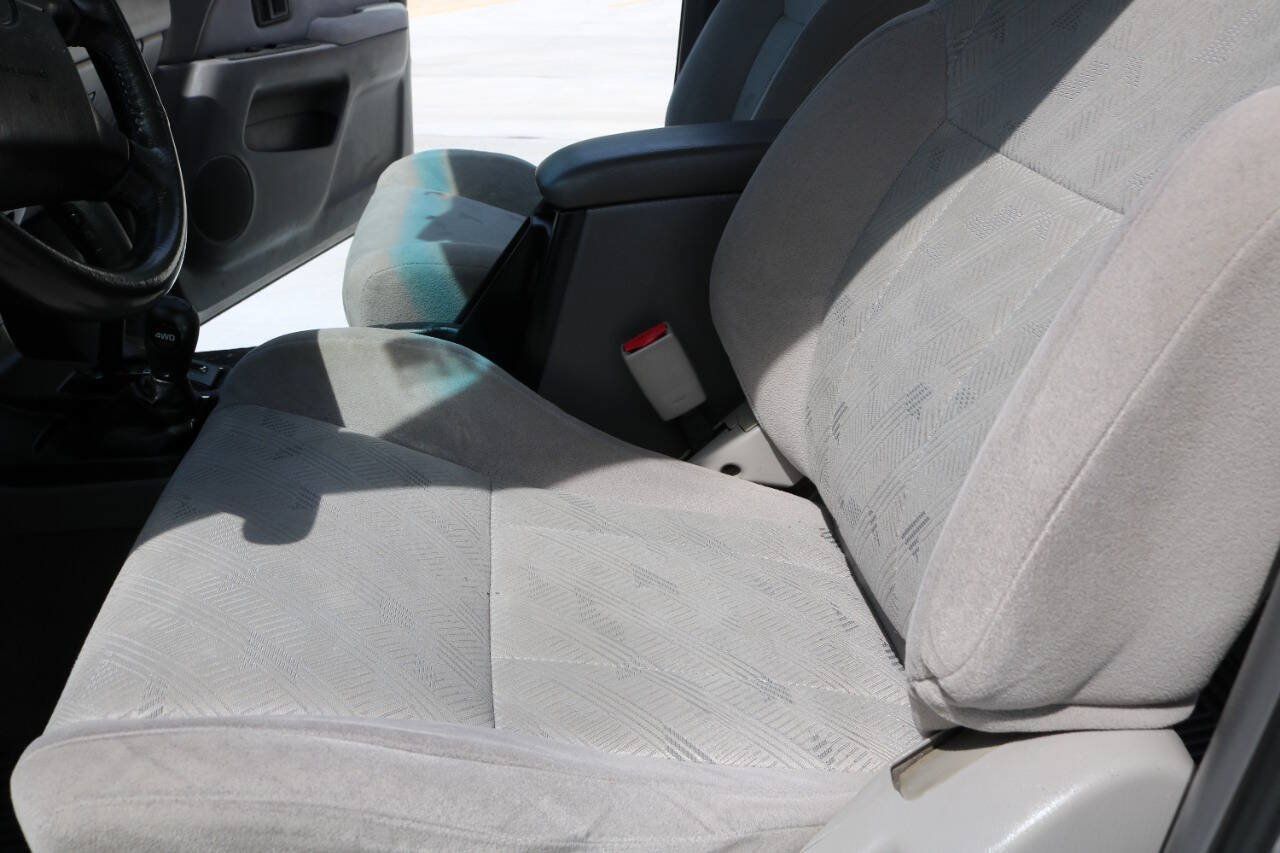 Used 2002 Toyota 4Runner SR5 AWD/4WD image 82
