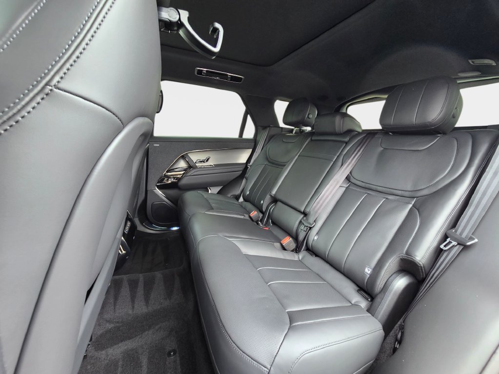 New 2026 Land Rover Range Rover Sport SE AWD/4WD image 14