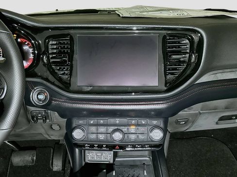 Used 2025 Dodge Durango GT AWD/4WD image 9