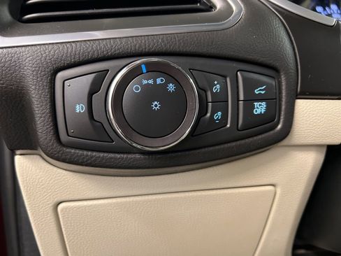 Certified 2019 Ford Edge Titanium w/ Cold Weather Package FWD image 23