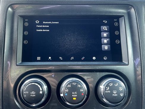 Used 2014 Dodge Challenger SXT image 18